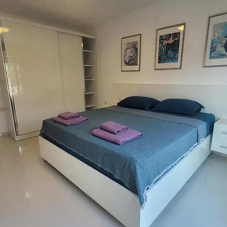 Semesterbostad Sea View House *