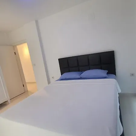 Sea View House *